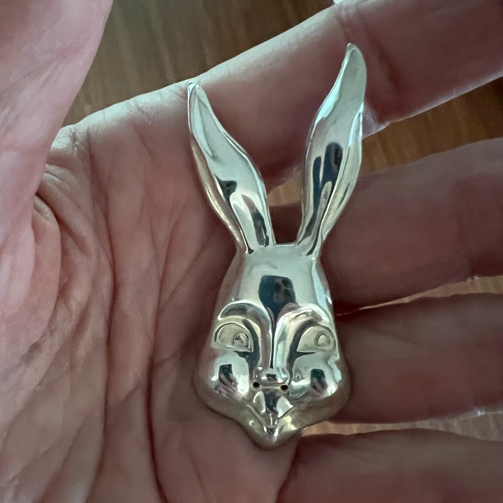Lang Sterling Silver Vintage Smiling Rabbit Pin - Picture 2 of 10